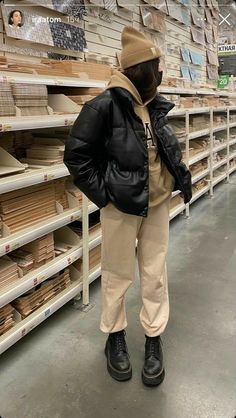 Oxford Winter Outfit, Gen Z Winter Fashion, Very Cold Winter Outfits, Seattle Outfits, Neutral Ootd, Streetwear Poses, Trip Fits, Mode Dope, Thrift Ideas