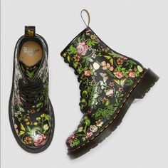 From Dm: Description The 1460 In Full Bloom. A Floral Pattern With Butterfly And Venus Flytrap Details Printed On Soft, Full Grain, Durable Backhand Leather. Continuing Dm's Rich History Of Clashing Floral Prints With Rugged Silhouettes. Set On A Smoke Dm's Sole And Finished With Our Iconic Yellow Welt Stitching And Heel Loop Built To Outlast Any Season. * Born On 01.04.60. Named The 1460. Over Six Decades, Dm 8-Eye Work Boot Has Become Iconic * Backhand Is Full-Grain Leather That’s Comfortable And Soft To The Touch * Dm Goodyear-Welted Lines Are Heat-Sealed At 700c And Reinforced With Our Signature Welt Stitch * Standard Last - Recommended For Normal To Wide Feet White Platform Boots, Platform Doc Martens, Venus Flytrap, Dr Martens Womens, Platform Chelsea Boots, Leather Strap Sandals, Wingtip Shoes, Lace Up Combat Boots, Dr Martens Boots