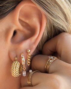 BARCELONA HOOPS Chunky Earring Stack, Earring Stacks Gold, Jewelry Combos, Chunky Gold Earrings, Jewelry Guide, Jewelry Stack, Earring Stack, Bali Earrings, Chunky Earrings