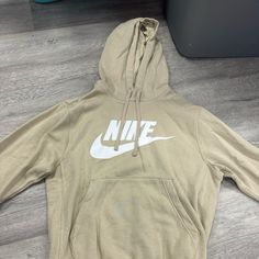 Nike Xs Tan Hoodie Sweatshirt -Never Worn Before! -Perfect Condition! -Men’s Xs Cream Winter Sweatshirt With Logo Print, Nike Athleisure Hoodie With Logo Print, Nike Hoodie With Logo Print For Fall, White Fleece Crew Hoodie, Nike Long Sleeve Hoodie With Logo Print, White Crew Hoodie With Logo Print, Nike Crew Neck Hoodie With Logo Print, Cream Logo Print Sweatshirt For Streetwear, Cream Sweatshirt With Logo For Streetwear