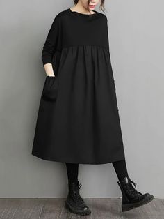 Effortless Elegance: Loose Black Midi Dress with Split-Joint and Long Sleeves Cheap Black Oversized Dresses, Oversized Black Collared Dress, Casual Black Midi Dress With 3/4 Sleeves, Black Long Sleeve Oversized Midi Dress, Black Lagenlook Long Sleeve Dress, Simple Black Dress, Fur Scarf, Black Midi, Long Sleeve Midi