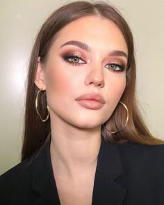 Make Up Looks Night Out, Burnt Orange Dress Makeup Ideas, Makeup Ideas Night Out, Make Up Prom Night, Simple Makeup Looks For Wedding, Glow Makeup Look, Glowing Makeup Look, Evening Makeup Looks, Night Makeup Looks