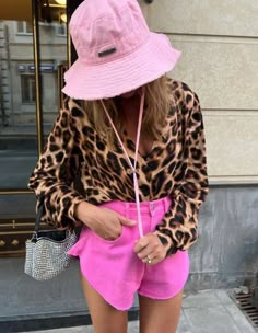 Weekend Gateway Outfit, Fashion Inspo Spring, Leopard Print Outfits, Extreme Fashion, Island Outfit, Simple Fall Outfits, Look Short, Spring Summer Outfits, Outfits Casuales