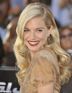 old hollywood glamour Bridal Hair Down, Blonde Updo, Side Part Hairstyles, Glamorous Hair, Sienna Miller, Holiday Hairstyles