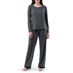 This Fruit of the Loom Women's and Women's Plus Soft & Breathable Pajama Set will have you ready to relax and unwind in total comfort. The lightweight fabric and relaxed fit will keep you comfortable whether you are heading to bed or enjoying a restful day at home. This women's set has a crew neckline and long sleeves for a little extra coverage on those cooler nights, but this lightweight fabric is comfortable and breathable so you won't get too hot. This will be your new favorite set of pajama Elastic Waistband Pants, Sleep Set, Womens Pyjama Sets, Sleepwear & Loungewear, Long Sleeve Tees Women, Pajama Set Women, Crew Neck Shirt, Long Sleeve Pyjamas, Shirt And Pants