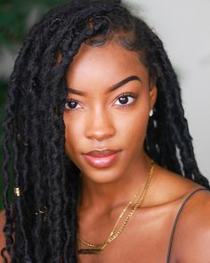 The Best Crochet Hair to Buy for Braids, Twists and Faux Locs | Unruly Crochet Faux Locs Styles, Crochet Locs Hair, Style Crochet Braids, Best Crochet Hair, Braids Bohemian, Goddess Locs Crochet, Passion Twist Crochet, Passion Twist Hair, Crochet Braiding Hair