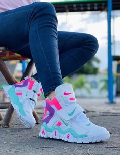 Shoes For Women Cute Nike Shoes Outfits, Futuristic Sneakers, Latest Nike Shoes, Casual Shoes Women Sneakers, Nike Shoes Women Fashion, Sneaker Nike, Nike Shoes Girls, Nike Fashion Shoes, Pretty Shoes Sneakers