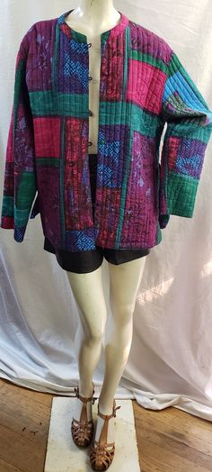 1990’s multicolor jacket in cotton.Reversible with pockets. Casual Colorful Oversized Outerwear, Purple Patchwork Cotton Outerwear, Casual Reversible Cotton Outerwear, Colorful Cotton Outerwear For Fall, Colorful Cotton Spring Outerwear, Oversized Coat, Vintage Quilts, Cover Up