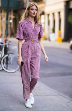 Martha Hunt Dress Wallpaper, Outfits Quiz, Short Guys, 90s Outfits, Walking Down The Street, Clothes Winter, Fashion Minimalist, Easy Style, Outfit Trends