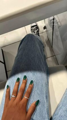 Nails On Dark Skin Hands, Nails On Dark Skin, Best Winter Nail Colors, Dark Skin Nail Polish, Green Toe Nails, Winter Nail Colors