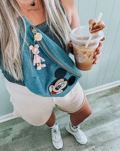 Fanny Pack Outfits, Disney Fanny Pack, Disney Parks Outfits, Disney Characters Mickey Mouse, Disney Themed Outfits, Cute Disney Outfits, Family Disney Trip