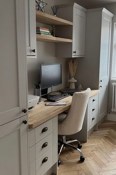 home office Office With Oak Cabinets, Cupboard Desk Ideas, Howdens Home Office, Built In Wardrobe With Desk Home Office, Downstairs Office Ideas, Howdens Desk, Cabinets For Home Office, Light Gray Home Office, Home Office Ideas Large Room