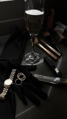 Mafia Wives, Luxury Aesthetic, Classy Aesthetic, Black Luxury, Black And White Aesthetic, Feminine Aesthetic