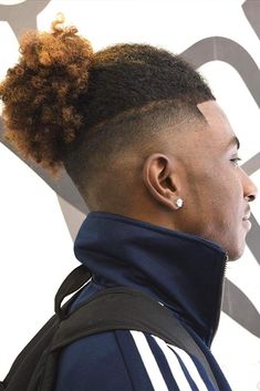 Afro bun hairstyle ideas | Hairstyle tutorial ideas Man Bun With Fade, Man Ponytail, Hairstyles Halloween, Curly Hair Fade, Halloween Hairstyles, Afro Natural, Hairstyle Short