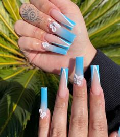 Light blue medium length acrylic nail inspo Light Blue Acrylic Nails, Latina Nails, La Nails, Long Nails, 3d Art, Light Blue