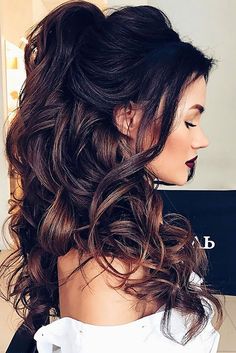 29 lange lockige Prom Frisuren Partial Updo, Curly Wedding Hair, Best Wedding Hairstyles, Wedding Hair Inspiration, Statement Accessories, Long Hair With Bangs, Wedding Hairstyles For Long Hair, Long Curly Hair, Big Hair