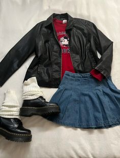 Robin Arellano Inspired Outfits, Downtown Girl Shoes, Dress Denim Jacket Outfit, Denim Skirt Outfit Ideas, Downtown Girl, Really Cute Outfits, Mode Vintage