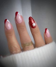 Unghie Sfumate, Red Christmas Nails, Christmas Gel Nails, Nails Easy, Snowflake Nails, Christmas Nails Acrylic, Festival Nails, New Year's Nails, Xmas Nails