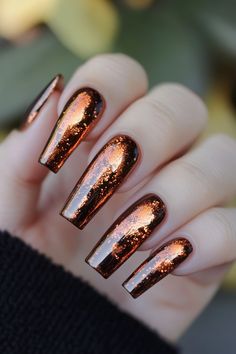 Wedding Guest Nails Fall, Fall Nails Copper, Chrome Coffin Nail Ideas, Thanksgiving Chrome Nails, Halloween Nails Chrome, Chrome Long Nails, Stiletto Nail Art Fall, Halloween Chrome Nails, Fall Chrome Nails Designs