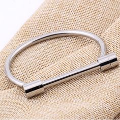 Cuff D Shaped Screw Shackle Horseshoe Bangle Unisex Bracelet * Silver Plated Stainless Steel *Hypoallergenic Nickel Free *This Shackle Screw Bracelet Can Easily Open And Close Argentium Silver Jewelry, Horseshoe Bracelet, Arm Bangles, Screw Bracelet, Stainless Steel Bar, Stainless Steel Bangles, Bangles Style, Unisex Bracelets, Bar Bracelets