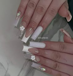 Nail Designs Quinceanera, White Spring Nails Acrylic, Quince Nails White, White Quince Nails, Birthday Nails Medium Length, White Acrylic Nails Ideas