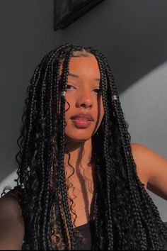 25 Easy Medium Knotless Box Braids Styles & How To Style Them Braid Inspiration, Box Braids Styling, Pretty Braided Hairstyles, Cornrow Hairstyles, Braided Hairstyles For Black Women, Goddess Braids, Box Braids Hairstyles