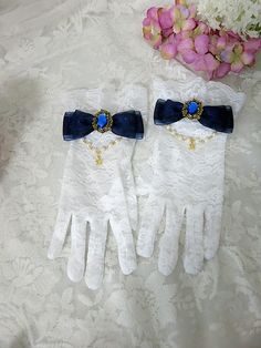 Gloves Length: 24cm.  Bowknot Size: 9cm.  Attention: This price includes a pair of gloves only, others are not included. Aesthetic Gloves, Gothic Gloves, Fancy Gloves, Rococo Fashion, Elegant Gothic, Royal Outfits, Gloves Black, Kawaii Accessories, Lace Gloves