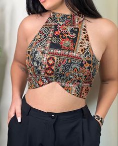 Navratri Blouse Ideas, Unique Top Designs, Ethnic Crop Top, Latest Blouse Designs Pattern, New Saree Blouse Designs, Traditional Blouse Designs, Latest Model Blouse Designs, Fashionable Saree Blouse Designs