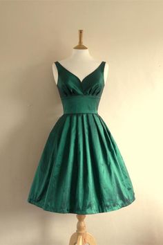 V-neck Green Short Handmade Homecming Dresses,Charming Homecming Dresses,Simple Graduation Dresses Green Satin Strapless Dress For Summer, Green Strapless Dress For Summer Wedding, Summer Prom Dress, Prom Dress Short, Vintage Green Dress, Simple Homecoming Dresses, Prom Dresses Simple, Green Homecoming Dresses, Strapless Evening Dress