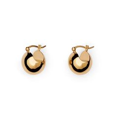 This ball-shaped earring is a timeless style that can be worn day and night, and will add to any outfit. Elegant Small Hoop Clip-on Earrings, Classic Single Earring For Evening, Minimalist Polished Earrings For Evening, Timeless Oval Earrings With Shiny Finish, Minimalist Round Earrings With Shiny Finish, Elegant Everyday Round Clip-on Earrings, Timeless Teardrop Tarnish-resistant Earrings, Luxury Round Earrings For Everyday Elegance, Polished Round Earrings For Evening