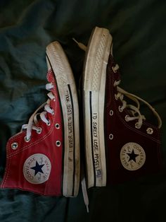 #tlou #thelastofus #converse Ellie Williams Converse, Ellie Converse, Converse Writing, Kurt Cobain Style, Converse Outfit, Cute Converse, Diy Sneakers