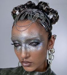 Moon Goddess Costume Makeup, White Mermaid Makeup, Otherworldly Makeup, Space Fairy, Cyberpunk Makeup, Futuristic Makeup, Alien Makeup, Artsy Makeup, Goddess Makeup