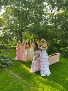 High Tea Birthday Party Outfit, Pastel Outfits Dress, Garden Theme Party Outfits, Garden Party Dresses, 2024 Photoshoot, Farm Photoshoot, Bridesmaids Party, 21 Diner, Drømme Liv