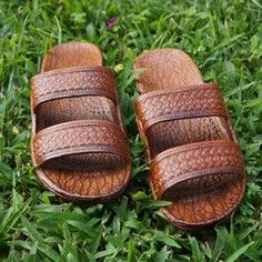 Pali hawaii sandals - Alohaz -- Just ordered these bad boys Pali Sandals, Hawaiian Sandals, Pali Hawaii Sandals, Jesus Sandals, Vegan Sandals, Mens Leather Sandals, Sandals Outfit, Shoe Inspo, Kids Sandals