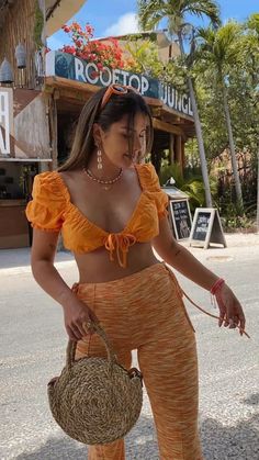 Island Outfits Tropical, Puerto Rico Vacation Outfits, Puerto Rico Clothing, Top Naranja, Tulum Mexico Outfits, Beach Holiday Outfits, Tropical Outfits