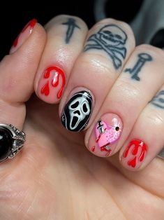 Halloween Manicure Ideas Short, Spooky Manicure Short, Nails Halloween Short, Spooky Manicure, Random Nails, Black Halloween Nails, No Tricks Just Treats, Halloween Manicure