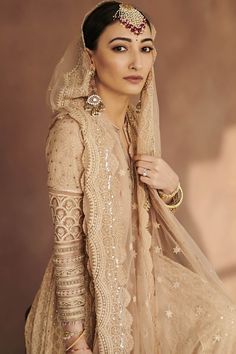 Trending For 2023: Lucknowi Outfits That Are Not Lehengas! | WedMeGood Bridal Outfit Ideas, Haute Couture Outfits, Sister Of The Groom, Traditional Indian Jewellery, Bridal Outfit, Tarun Tahiliani