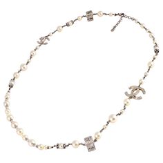 Used Chanel Long Necklace Faux Pearl Metal Coco Mark 13b 88cm 72.5g Women's (Sku: Gzl13nlt) === General === Brand : Chanel === Design === Necklace Type : Necklace Gender : Women Material : Metal === Size === Neck Circumference : 88 Cm / 34.64'' Pendant Size : 22mm X 30mm / 0.86'' X 1.18'' === Included Items === Accessories : None Accessories Notice : Before Purchasing, Please Refer To The Images Of The Accessories Included With The Item. === Condition === Condition : Used (Good) Ranking : Rank A Jewelry Chanel, Chanel Necklace, Chanel Jewelry, Woman Colour, Accessories Necklace, Long Necklace, Women Brands, Faux Pearl, Luxury Branding