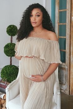 Elegant Maternity Gown Baby Shower Outfit For Guest, Lace Maternity Gown, Cute Maternity Dresses, Plus Size Maternity Dresses, Maternity Dresses For Baby Shower, Maternity Photoshoot Outfits, Preggo Fashion, Shower Outfits, Bridal Shower Outfit