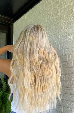 bright blonde golden blonde Bright Golden Blonde Hair, Bright Golden Blonde, Blonde Hair Inspo, Golden Blonde Hair, Dyed Blonde Hair, Light Blonde Hair, Gorgeous Hair Color, Birthday Hair