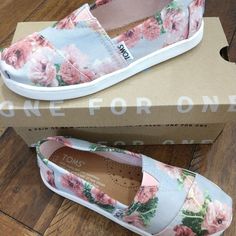 Floral Toms Spring Sneakers With Soft Sole And Closed Toe, Pink Flat Sneakers For Spring, Pink Closed Toe Sneakers For Spring, Pink Slip-on Sneakers With Closed Toe, Shoes Color, Toms Shoes, New Shoes, Size 13, Girls Shoes