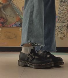 Dr. Martins boots shoes aesthetic grunge artistic Mary Janes autumn Funky Shoes, Mia 3, Swag Shoes, Mode Inspo, Dream Shoes, Mode Vintage, Mary Jane Shoes, Look Cool