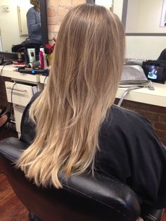 Pretty subtle ombré by Lola @ Salon Entrenous jn London ON Balayage Hair Blonde Subtle, Blond Sombre, Subtle Blonde Balayage, Ombre Hair Dye, Sombre Blonde, Sandy Blonde Hair, Brown Hair Inspiration, Dyed Hair Ombre, Blonde Ends