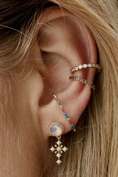 Piercings Ear Conch, Cute Ear Piercings, Tragus Piercing, Daith Piercing, Jewelry Inspo, Purple Wedding, Ear Jewelry, Piercing Jewelry