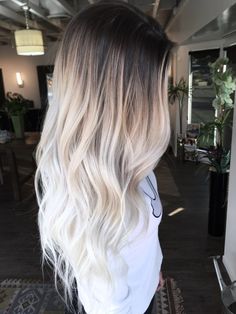 Hair Sign, Blonde Hair With Roots, Beauty Advisor, Brown Ombre Hair, Dark Roots Blonde Hair