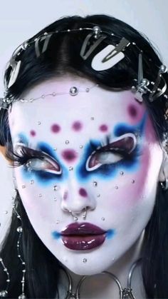 3d Makeup Looks, Halloween Character Makeup, Cosplay Makeup Ideas, Cosmic Makeup, Abstract Makeup, Creepy Makeup