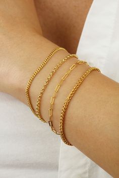 14k Gold Filled Chain Bracelet. These are Dainty and Discrete Yet Striking and Eye-Catching. A Minimalist Gold Bracelet That You Can Wear on Its Own or Layer up. Your Perfect Everyday Companion. If You Are Looking for A Quality Chain Bracelet that Keeps its Shine, this is Ideal For You.  Tarnish Resistant and Hypoallergenic Bracelet. DIMENSIONS Material: 14k Gold Filled Bracelet Length: 7.5 Inch (6.5 Inch Plus 1 Inch Extension) Style A - 2.3mm Curb Chain Bracelet Style B - 2.5mm Rolo Chain Brace Dainty Gold Bracelet, Gold Chain Bracelet, Bracelet Stacking, Bracelet Minimalist, Gold Armband, Bracelet Dainty, Trombone, Gold Bracelet Chain, Layered Bracelets