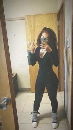 Cute Outfits With Jumpsuits, Cute Simple Baddie Outfits, All Black Female Outfit, Jumpsuit Outfit Ideas Black Women, All Black Fit Black Woman, Outfits To See Your Boyfriend, All Black Outfit Ideas For Women, How To Style A Black Bodysuit, Cute Fits Black Women