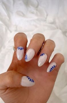 Blue And White Nail Ideas Simple, Summer Nail Inspo Simple, Summer Oval Nails, Bali Nails, Blue And White Nails, Nail Techniques, Cute Spring Nails