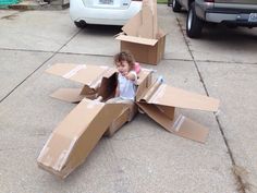 Cardboard Sled, Golf Cart Decorations, House Cardboard, School Cosplay, Cardboard Creations, Diy Props